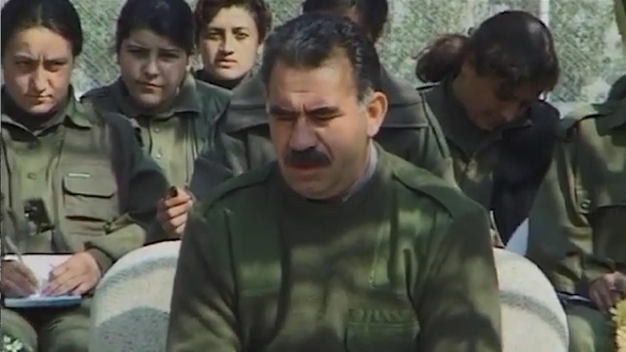 Абдулла Оджалан с бойцами РПК. 1990-е годы