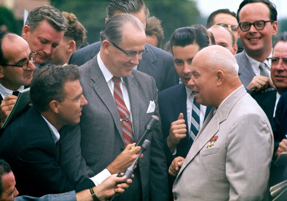 Изображение-«Мы вас закопаем»